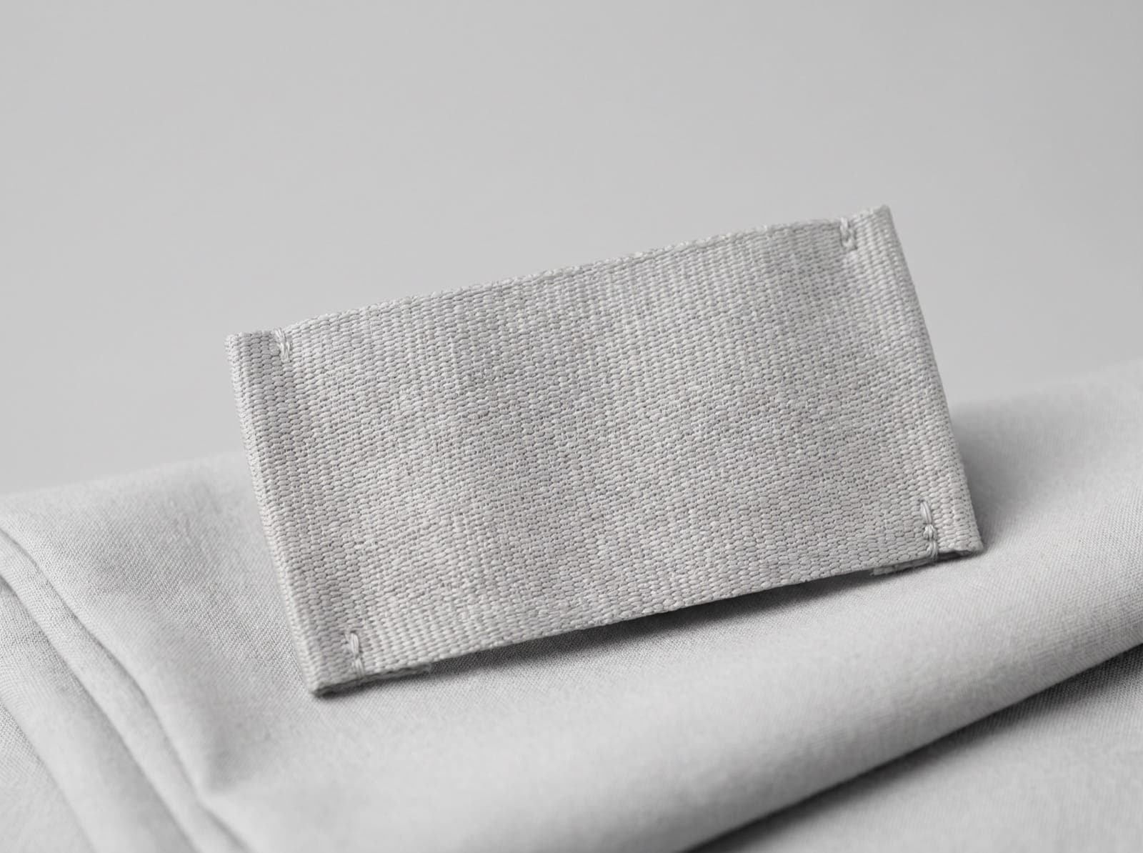 Woven fabric label